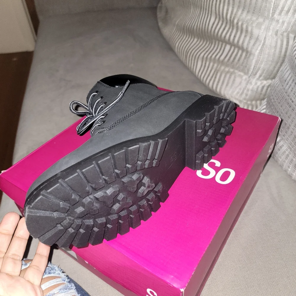 Boots - Picture 3 of 4